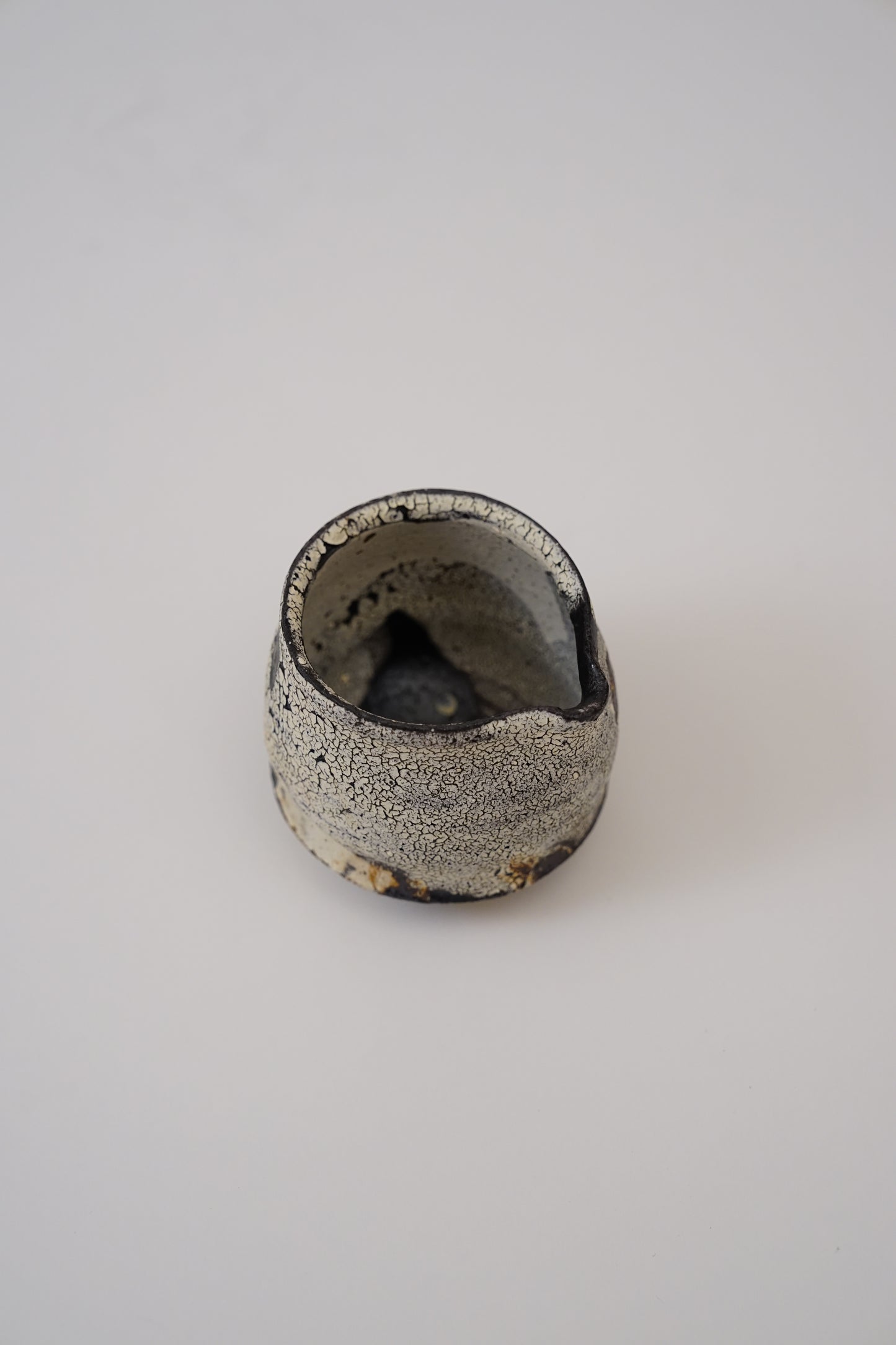 Gyokkaku katakuchi (white) / Akihiro Nikaido