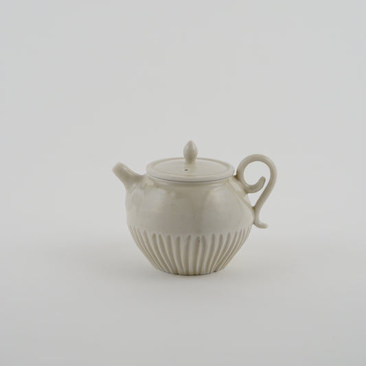 Tea pot / Tsutomu Takeshita