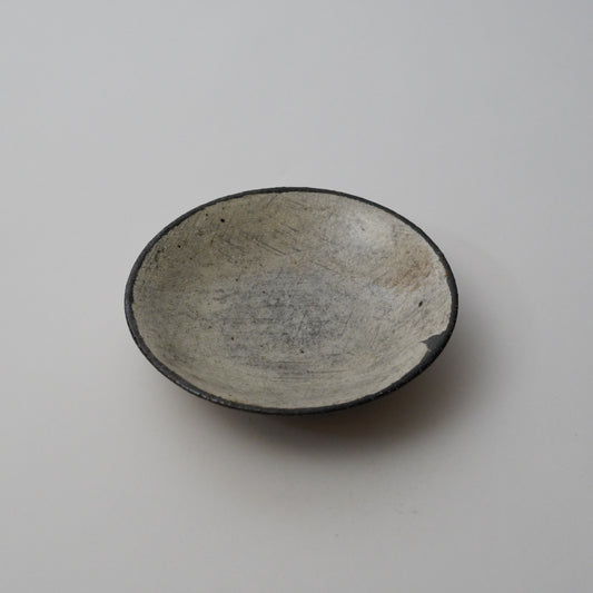 Plate / Rimpei Watanabe