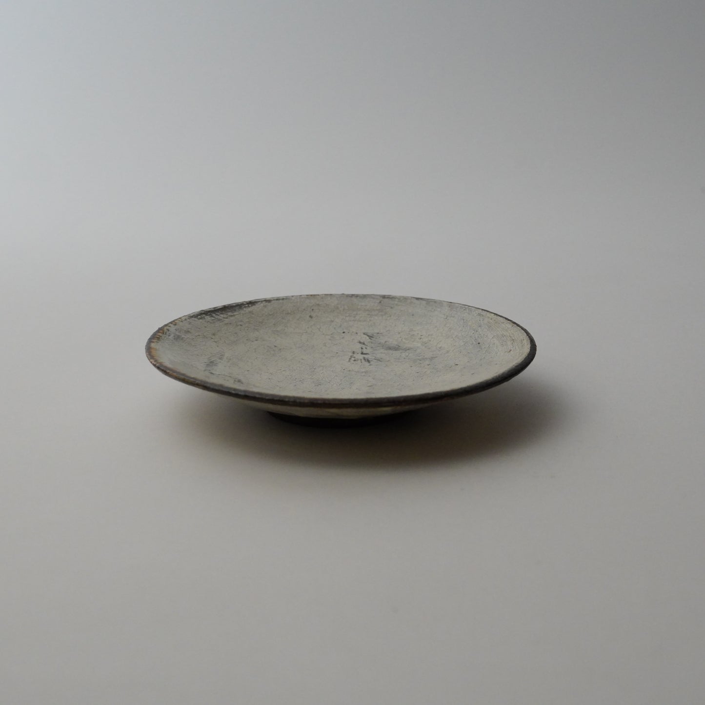 Plate / Rimpei Watanabe