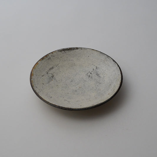 Plate / Rimpei Watanabe